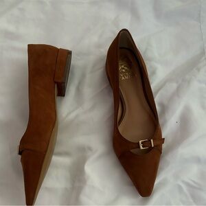 Brand new never worn Vince Camuto flats